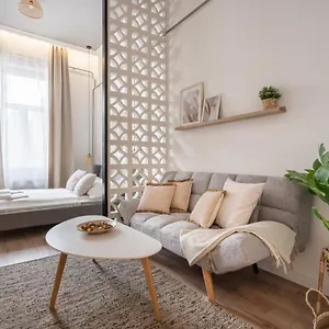 A62 - Akacfa Street - Location By Bqa , Budapest Hongrie